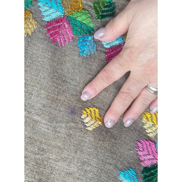 Vintage embroidered throw, shabby chic tan pastel embroidery, boho jetee - Picture 6 of 6